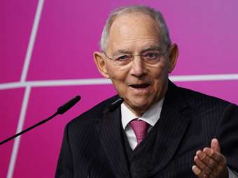 Απομνημονεύματα Σόιμπλε: Όταν δόθηκε το πρώτο δάνειο στην Ελλάδα υπήρχε διάχυτη ανησυχία ότι δεν ήταν αρκετό