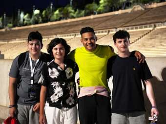 Οικονομική Ολυμπιάδα, Κοσμάς Μαρινάκης και Εμμανουήλ Καραλής ένωσαν τις δυνάμεις τους και βοήθησαν πάνω από 3.500 παιδιά από κάθε γωνιά της Ελλάδας