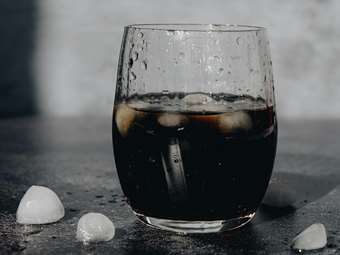 Αναψυκτικά Cola: Ποιες εταιρείες χάνουν και ποιες κερδίζουν πωλήσεις στην Ελλάδα