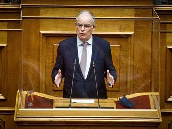 Βουλή: Ο πρωθυπουργός έκλεισε εσπευσμένα την ομιλία του λόγω πόνου στη μέση