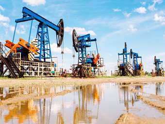 Reuters: Η Ρωσία αξιοποιεί τις εφεδρικές δυνατότητες διύλισης πετρελαίου για να αντισταθμίσει τη ζημιά των ουκρανικών drones