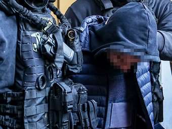 DNA of teenager found on naval flare launcher used in attack against police in Rentis