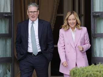 Το μεταναστευτικό ήταν το κύριο θέμα συζήτησης στη συνάντηση Μελόνι -Στάρμερ