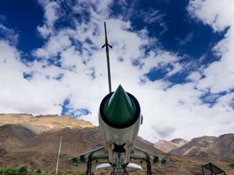 Τα διλήμματα της ΕΕ μπρος στη σύγκρουση Ινδίας - Πακιστάν