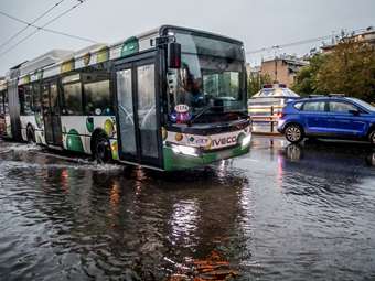 Κακοκαιρία Adel: Eως το μεσημέρι οι καταιγίδες στην Αττική - Νέο Έκτακτο Δελτίο της ΕΜΥ