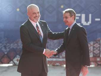 Οι διμερείς σχέσεις κρίνουν τη διεύρυνση της ΕΕ: Το παράδειγμα της Ελλάδας