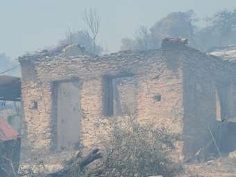 Θέμα στα διεθνή ΜΜΕ η φωτιά στην Αττική: "Χρώμα Αποκάλυψης - Εκκενώσεις κοντά στην Αθήνα"