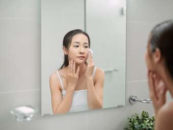 Τι απαντά η Clinique με αφορμή τα πρόσφατα δημοσιεύματα