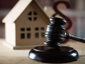 Πλειστηριασμοί: Πόσα ακίνητα βγάζει η εφορία στο σφυρί με το "καλημέρα" του 2026