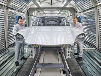 Porsche: Γιατί οι πλημμύρες μπορεί να οδηγήσουν σε διακοπή παραγωγής