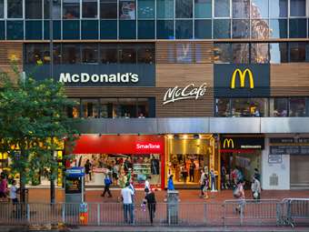 Μ. Βρετανία: Καταγγελίες κατά των McDonald's από δεκάδες πρώην και νυν υπάλληλους