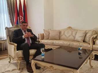Ο Μίλοραντ Ντόντικ αρνείται τη γενοκτονία στη Βοσνία και εξαπολύει πυρά κατά ΗΠΑ, ΕΕ και ΝΑΤΟ