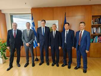 Συνάντηση της ηγεσίας ΥΠΕΝ με ΑΔΜΗΕ και State Grid Corporation of China