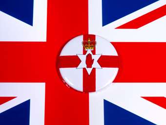 Βόρεια Ιρλανδία: Η νέα κυβέρνηση "βλέπει" δημοψήφισμα για την ένωση της Ιρλανδίας