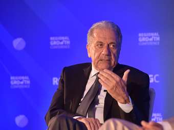 Δ. Αβραμόπουλος σε διεθνές φόρουμ για το μέλλον της Μεσογείου: "Πρέπει να ξαναβρεί την αποστολή της, ως γέφυρα και όχι ως σύνορο"