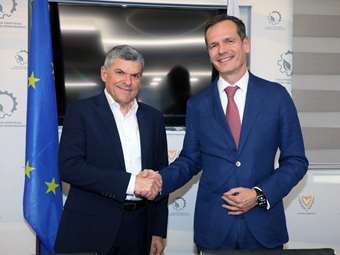 Εξοικονόμηση 30% στους λογαριασμούς ρεύματος για τους Κύπριους καταναλωτές από τη διασύνδεση Ελλάδας - Κύπρου