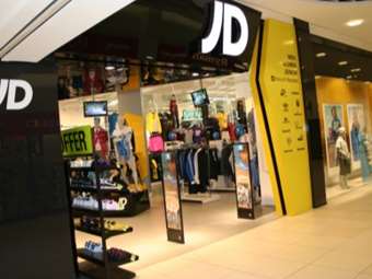 JD Sports Fashion: Κατρακύλα για τις μετοχές μετά την υποβάθμιση του guidance