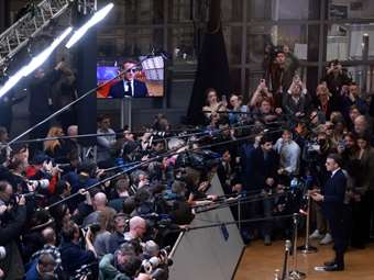 Σύνοδος Κορυφής: Αναζήτηση τρόπων μείωσης των διατλαντικών εντάσεων - Αποτίμηση του υψηλού βαθμού ενότητας της ΕΕ απέναντι στις απειλές Τραμπ