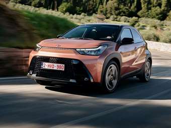 Αποστολή στη Φλωρεντία: Οδηγούμε το υβριδικό Toyota Aygo X Hybrid