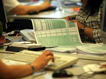 Κατασχέσεις για 590.000 οφειλέτες σχεδιάζει η εφορία
