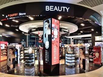 Dufry: Η ανάκαμψη των ταξιδιών παγκοσμίως "απογείωσε" τις πωλήσεις το 2022