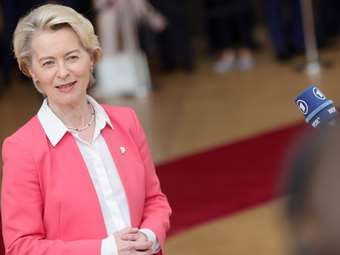 Φον ντερ Λάιεν: Η ΕΕ θα συνεχίσει να στηρίζει τον ελληνικό λαό και αυτούς που παλεύουν με γενναιότητα τις πυρκαγιές