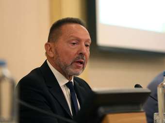 Stournaras: Trump's election to adversely affect European economy if he implements campaign promises