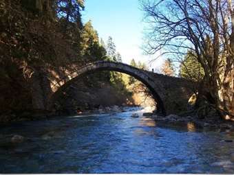 Τα πέτρινα γεφύρια του Δήμου Μετεώρων – Μνήμη, αρχιτεκτονική και προσπάθειες διάσωσης