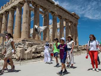 Tour operators: Ακόμη πιο ψηλά φέτος η Ελλάδα στους προορισμούς μας
