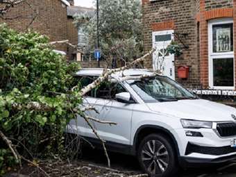 Η καταιγίδα Μπερτ "σαρώνει" την Ουαλία - Πλημμύρες και σφοδροί άνεμοι