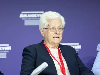 Ειρήνη Σαρπ (Επ. Ανταγωνισμού): Η μείωση των εκκρεμοτήτων στο ΣτΕ και στα διοικητικά δικαστήρια βοηθούν στον ανταγωνισμό