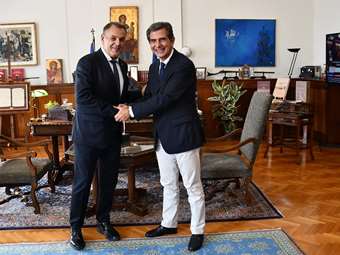 Γεωπολιτικές εξελίξεις και μεταναστευτικό στο επίκεντρο της συνάντησης Ν. Παναγιωτόπουλου - Κ. Γκιουλέκα