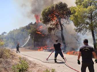 Live Blog: Οριοθετήθηκε η πυρκαγιά στη Βρυσούλα Πρέβεζας - Καλύτερη η εικόνα της φωτιάς στη Σαμοθράκη