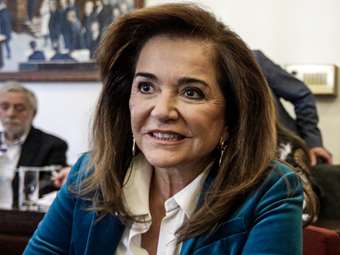 Ντ. Μπακογιάννη για βιβλίο Αλ. Τσίπρα: Μου το έστειλε με αφιέρωση αλλά δεν έχω προλάβει να το διαβάσω