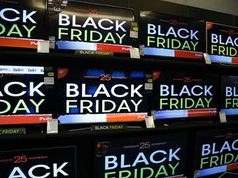 Black Friday: 126 εκατ. Αμερικανοί έκαναν τις αγορές τους στα καταστήματα με φυσική παρουσία
