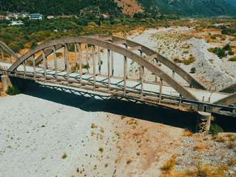 Ιστορική γέφυρα στην Ελλάδα ξαναφτιάχνεται και θα γίνει στολίδι