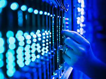 Vodafone Ελλάδας: Ιστορικό ρεκόρ εσόδων άνω του 1 δισ. ευρώ - Δυναμικές επενδύσεις σε δίκτυα οπτικών ινών και 5G