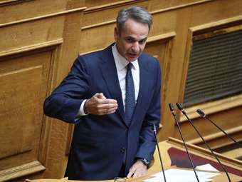 Κ. Μητσοτάκης σε Ανδρουλάκη: Θα πιάνατε τον κ. Τραμπ από το πέτο και θα του λέγατε "go back, κ. Τραμπ;"