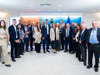 Οι προκλήσεις του κλάδου του λιανεμπορίου στο επίκεντρο εκδήλωσης που διοργάνωσε ο Δ. Τσιόδρας με τον ΣΕΛΠΕ στις Βρυξέλλες