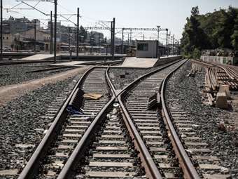 Εμπορική αμαξοστοιχία στη Ρωσία εκτροχιάζεται