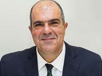 Ο Sir Στέλιος Χατζηιωάννου γιορτάζει με ένα νέο βίντεο τα 30 χρόνια από τη δημιουργία της easy brand