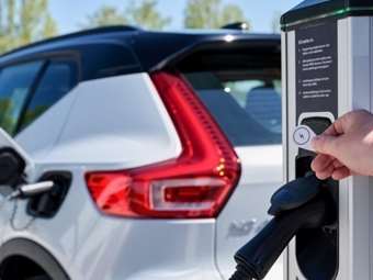 Η Κίνα προσφεύγει στον ΠΟΕ κατά των ΗΠΑ για "επιδοτήσεις που εισάγουν διακρίσεις" στα ηλεκτρικά οχήματα