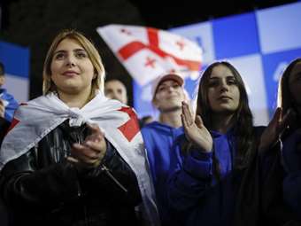 Γεωργία - διαδηλώσεις: Ηγέτης της αντιπολίτευσης συνελήφθη - Η Ρωσία μιλάει για απόπειρα ουκρανικού τύπου επανάστασης