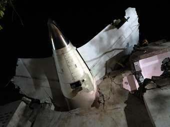 Ινδία: Βρέθηκε ένα από τα δύο μαύρα κουτιά του Boeing 787 της Air India