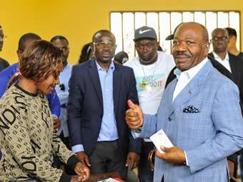 Γκαμπόν: Ο πρόεδρος Μπονγκό καλεί τους "φίλους του να κάνουν θόρυβο"