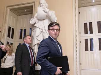 ΗΠΑ: Ο "τραμπικός" πρόεδρος της Βουλής αρνείται να θέσει το ν/σ για Ουκρανία, Ισραήλ και Ταϊβάν σε ψηφοφορία