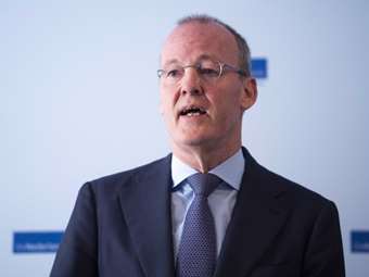 ΕΚΤ: Ίσως χρειαστεί να κρατήσουμε σταθερά τα επιτόκια, λέει ο Κνοτ