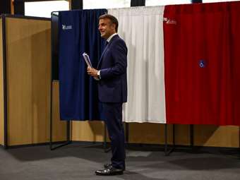 Μακρόν: "Θέλω να είμαι χρήσιμος για τη χώρα μας" - Λεμέρ: "Έχουμε μερίδιο ευθύνης για τα αποτελέσματα"