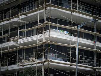 Οικοδομή: Αισθητή αύξηση 7,3% των αδειών αλλά μικρή 1,8% στις επιφάνειες τον Αύγουστο