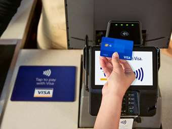 Η κούρσα εξοπλισμών Τεχνητής Νοημοσύνης μεταξύ Visa και απατεώνων